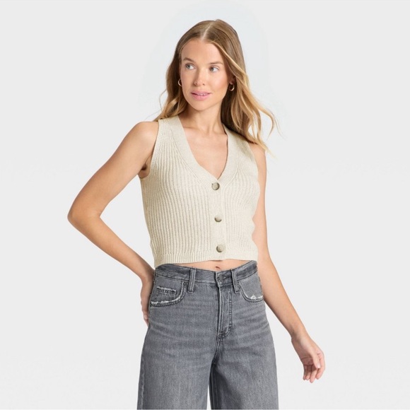 Universal Thread Sweaters - Women's Button-Front Sweater Vest - Universal Thread Light Gray M